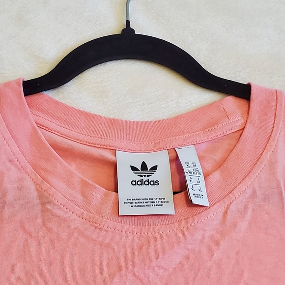 ✨️2/$20 Adidas Logo Tshirt - Picture 4 of 4